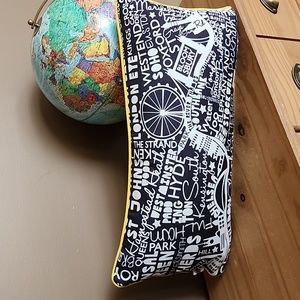 Ben de Lisi London lumbar pillow